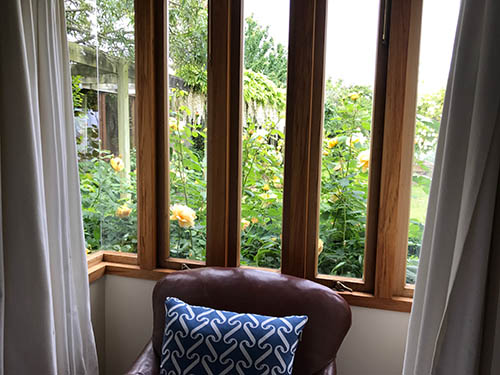 marlborough accommodation cottage garden